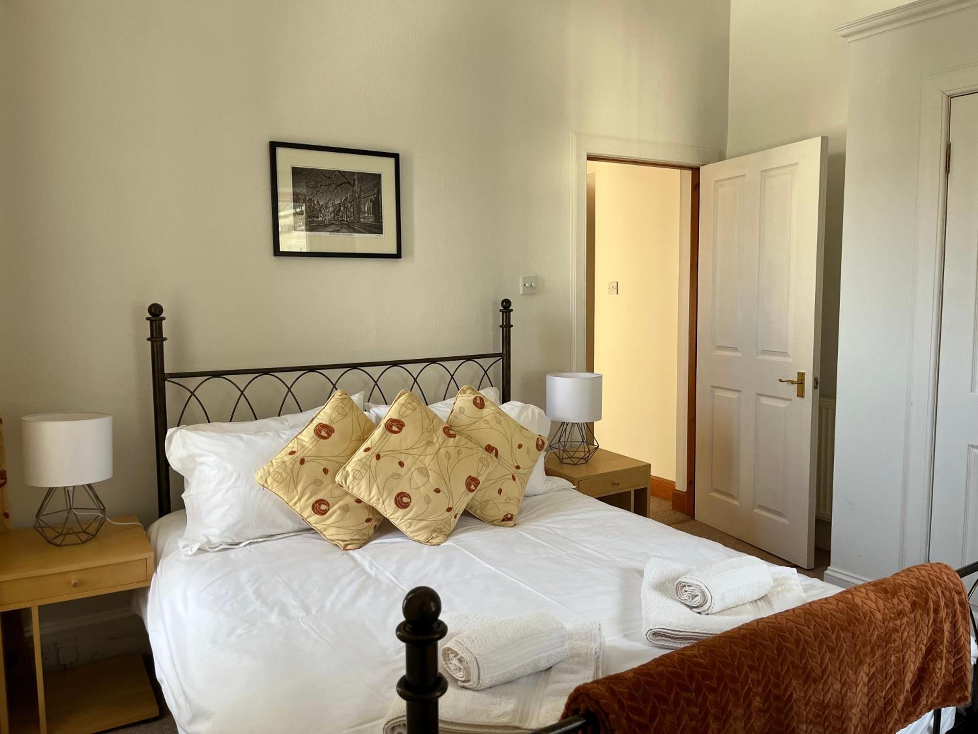Lairds And Keepers Apartments Данкелд Екстер'єр фото